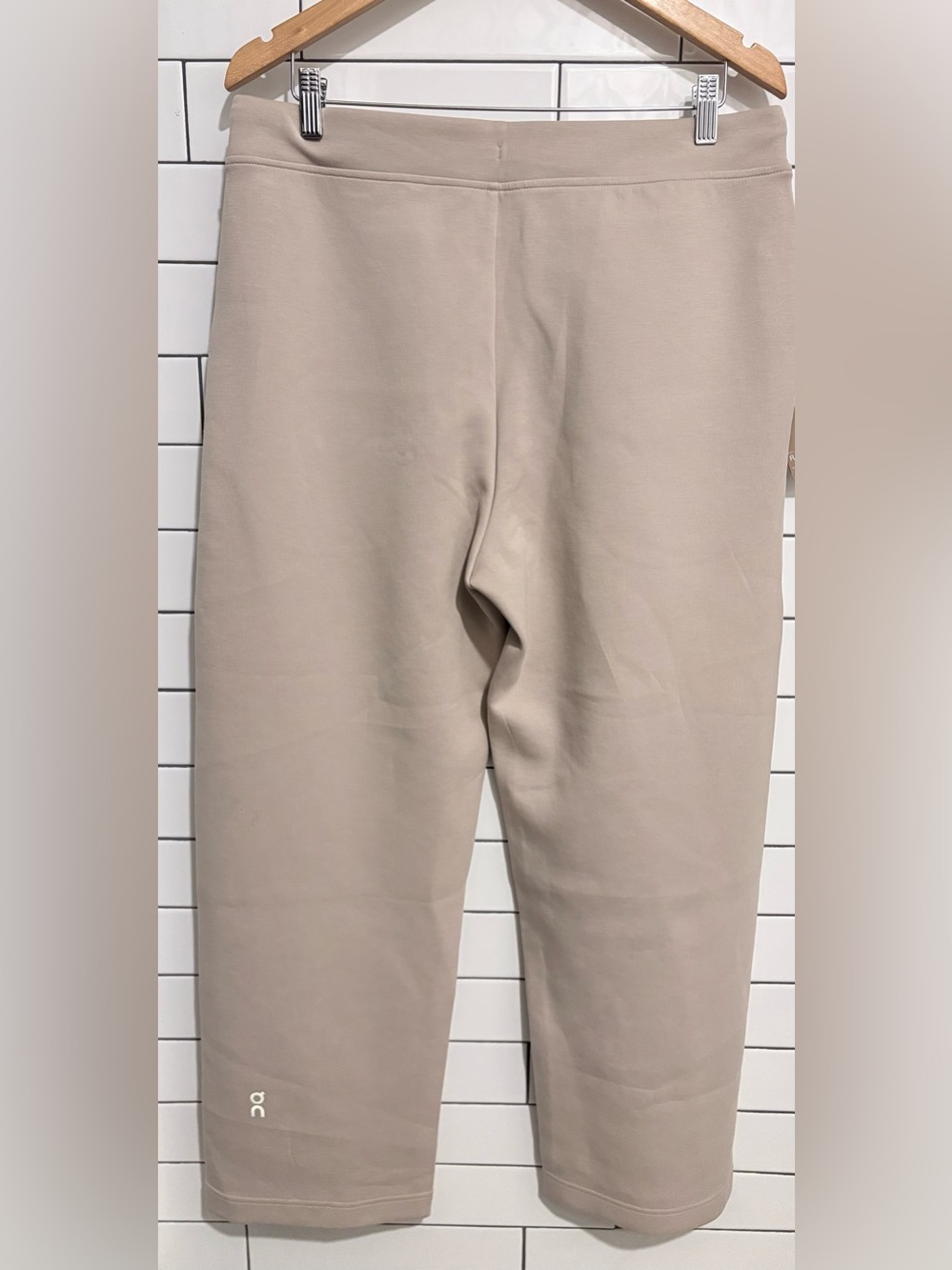 New $120 On Women's Focus Tech Sweatpants Marshmallow -L - Picture 10 of 14